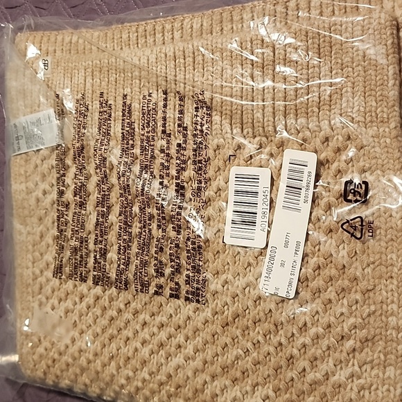 Banana Republic Merino Popcorn Stitch Scarf - Picture 2 of 4